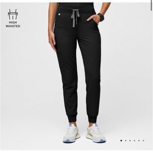 FIGS Zamora high waisted scrubs!